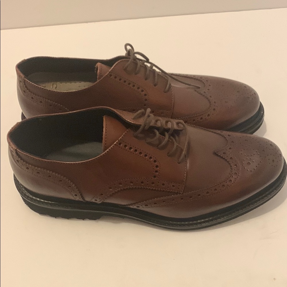 Guardini Brown Leather Oxford Shoes with Wingtip Design